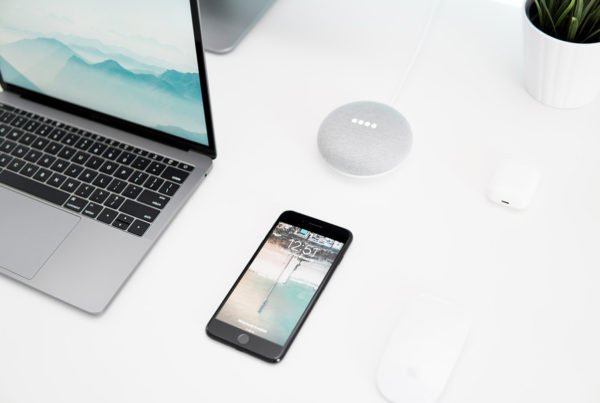 Si quieres trabajar en remoto hay unas cuantas cosas que deberías tener en cuenta. En este post, te cuento 9 conceptos de lo que supone trabajar en remoto.