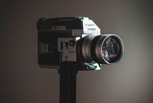 En el post de hoy quiero hablarte de herramientas para teletrabajar desde casa centradas en las videoconferecias: Zoom, Google Meet y Whereby.