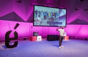 Formación práctica para impulsar tu estrategia digital. Aprende las competencias digitales, metodologías ágiles y habilidades clave.